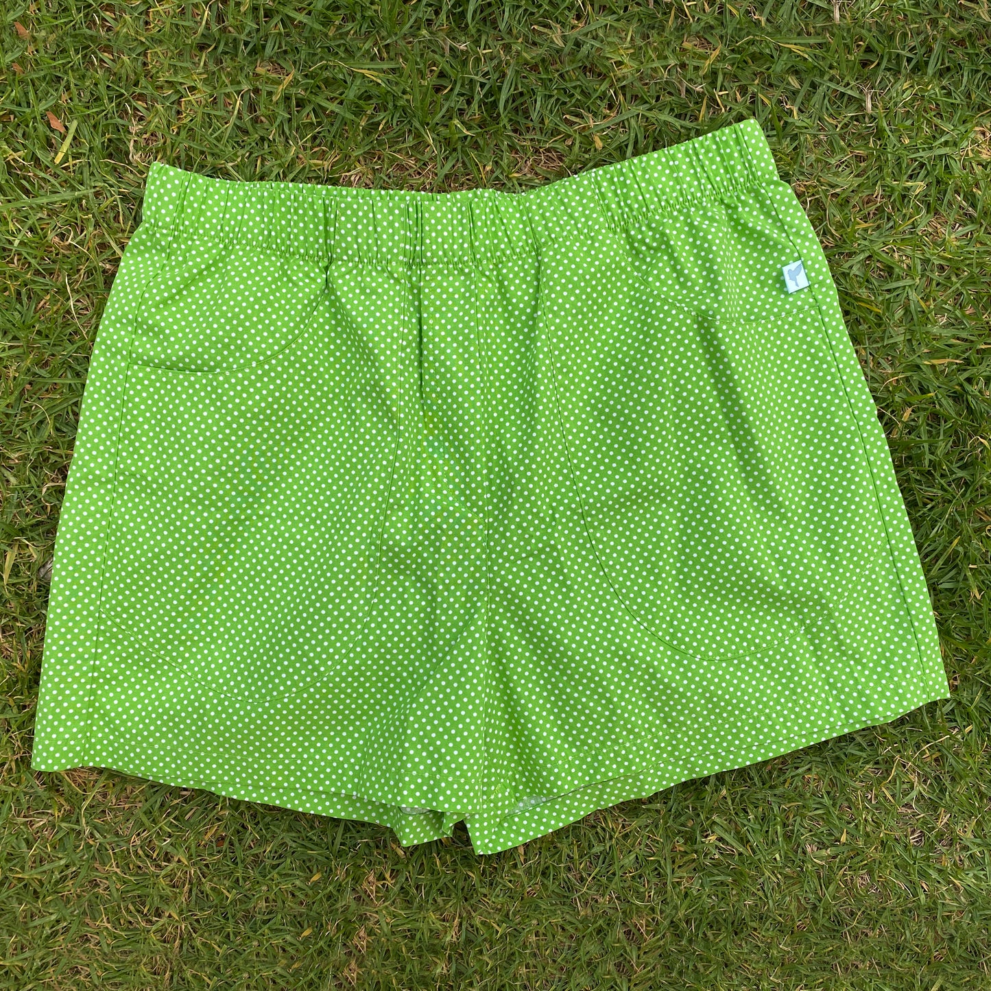 Moeraki Shorties - Green with White Polka Dots